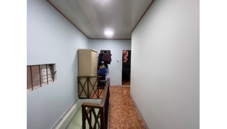 Nhà 71m2 Sát Mặt Tiền, 3.99 Tỷ, Vị Trí Đắc Địa, Không Quy Hoạch, Đông Hưng Thuận – Quận 12.